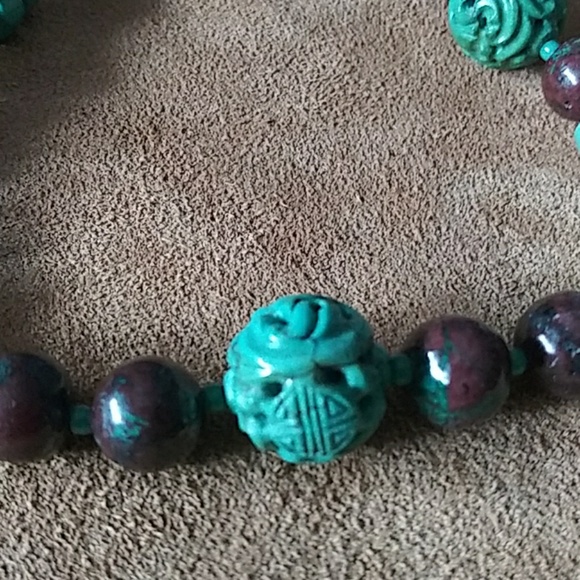Beaded Necklace - Picture 3 of 4